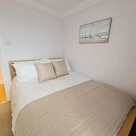 Luxury, Spacious 3 Bedroom, Beachfront Apt With Parking & Courtyard - Shoreside Margate Exterior photo