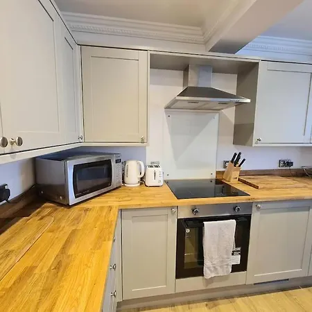 Luxury, Spacious 3 Bedroom, Beachfront Apt With Parking & Courtyard - Shoreside Margate Exterior photo