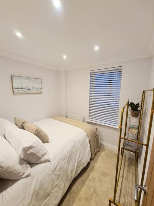Appartement Luxury, Spacious 3 Bedroom, Beachfront With Parking & Courtyard - Shoreside *